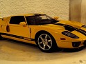 1:18 - Auto Art - Ford - GT - 2004 - Yellow W/Black Stripes - Calle - 0